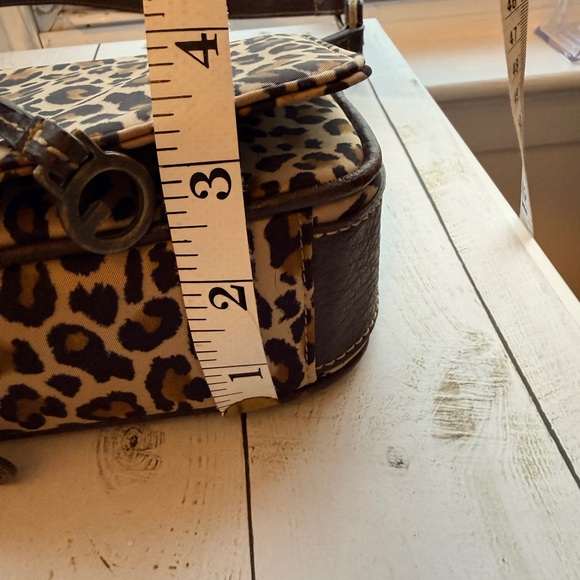 Guess | Vintage Y2K Leopard Print Shoulder Bag - Picture 13 of 16